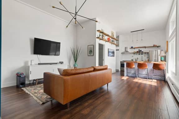 McGill Loft | Trendy | Iconic | Best Location - Image 4