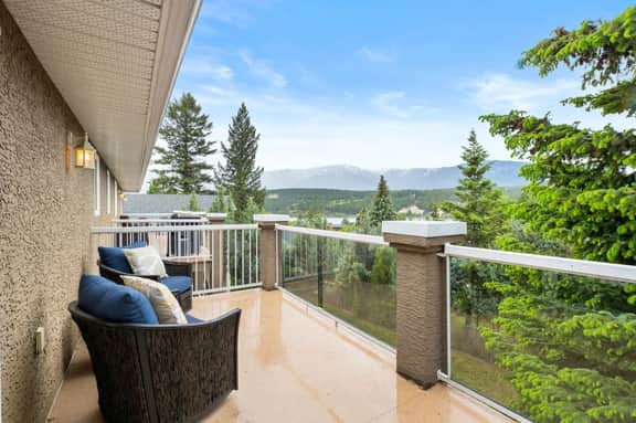 Mountain Manor | Lake Views & Access | Fenced Yard - Image 3