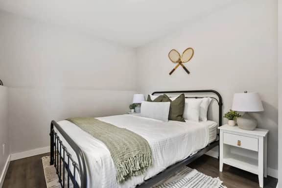 Olive & Onyx | Fire Pit | Pet-Friendly | Central - Image 4