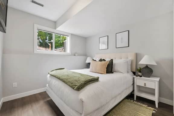 Olive & Onyx | Fire Pit | Pet-Friendly | Central - Image 2