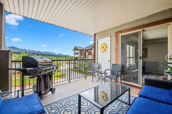 Poolside Pad | Pool/Hot Tub | Mountain Views | Gym - Image 3