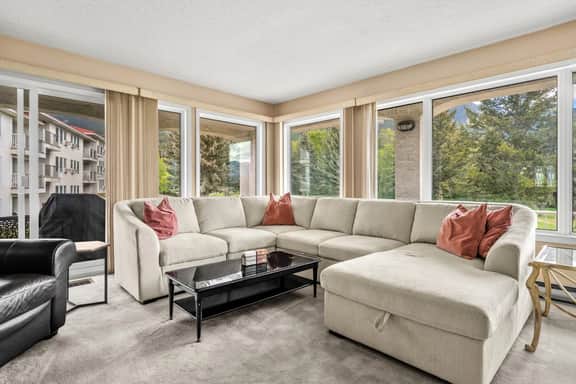 Riverside Retreat | Hot Springs | Golf | Ground FL - Image 2
