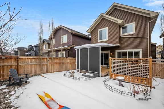 Sundown Haven | Fenced Yard | Park | Crib | Pets - Image 3