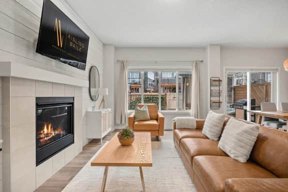 Sundown Haven | Fenced Yard | Park | Crib | Pets - Image 2