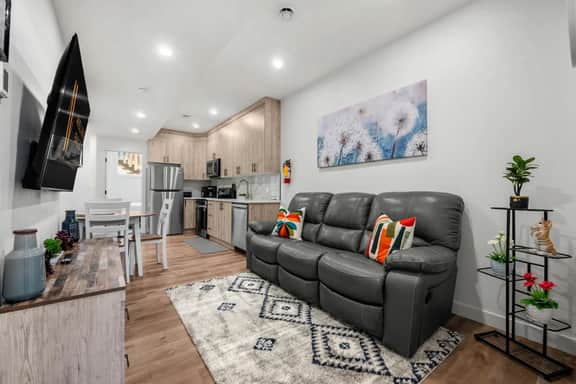 The Aerie | 2 Full Suites | 2400 sqft | Ambleton - Image 4