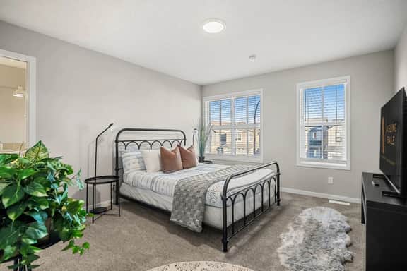 The Atrium | 2500 sqft | 2 Suites | Pet Friendly - Image 3