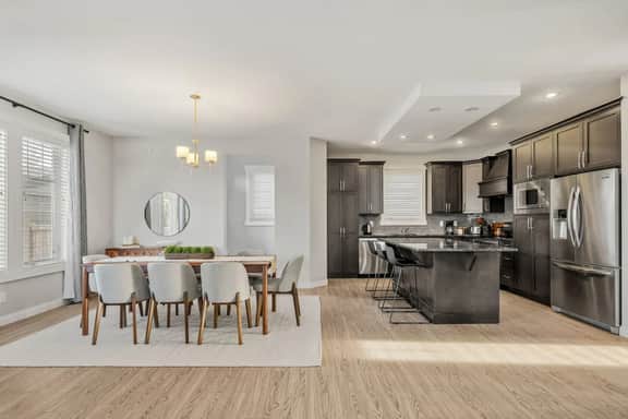 The Dynasty | 3200 sqft | 2 Full Suites | Fire Pit - Image 4