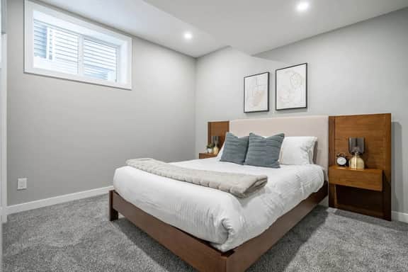 The Emperor | Great Location | Fire Pit | Spacious - Image 2