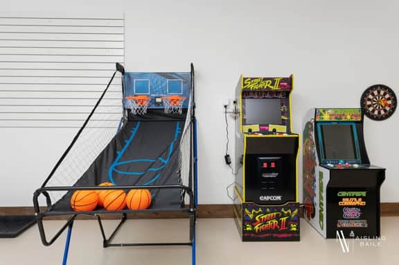 The Hideaway Hollow | Upscale | Games Room - Image 3