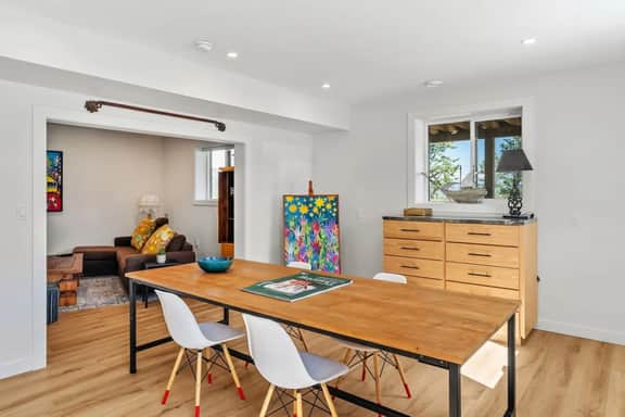 The Muse | Art Studio | Mountain Views | AC | Pets - Image 5