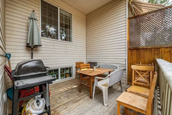 The Olivewood | Two Full Suites | Fire Pit | Yard - Image 4