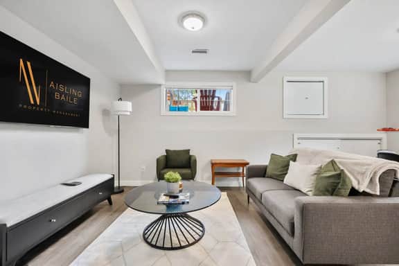 The Olivewood | Two Full Suites | Fire Pit | Yard - Image 3