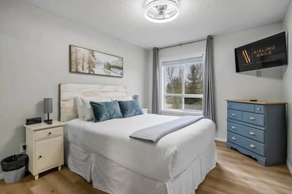 The Radium Rise | Outdoor Pool/Hot Tub | Balcony - Image 4