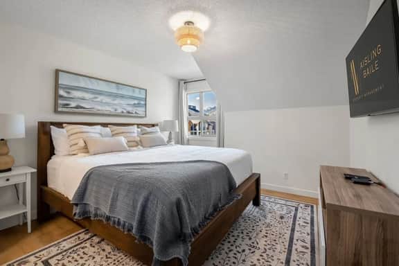 Tranquil Waterside | Pool & Hot Tub | Renovated - Image 2