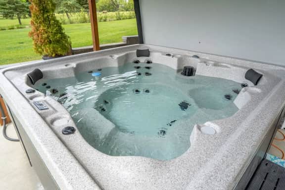 Fairway 17 | Golf | Hot Tub | Foosball | Ping-Pong - Image 2